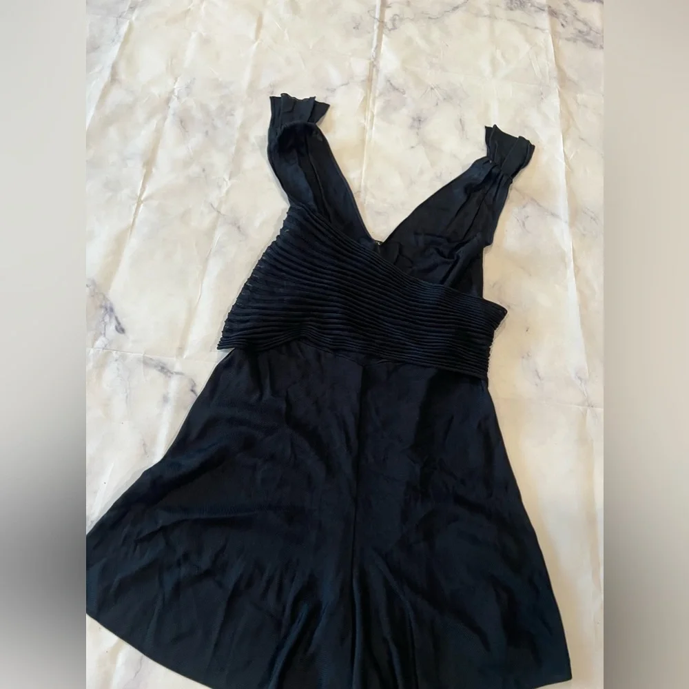 ONE DAY SALE✨ FINAL SALE🍒🤍 CHANEL jumper dress ✨